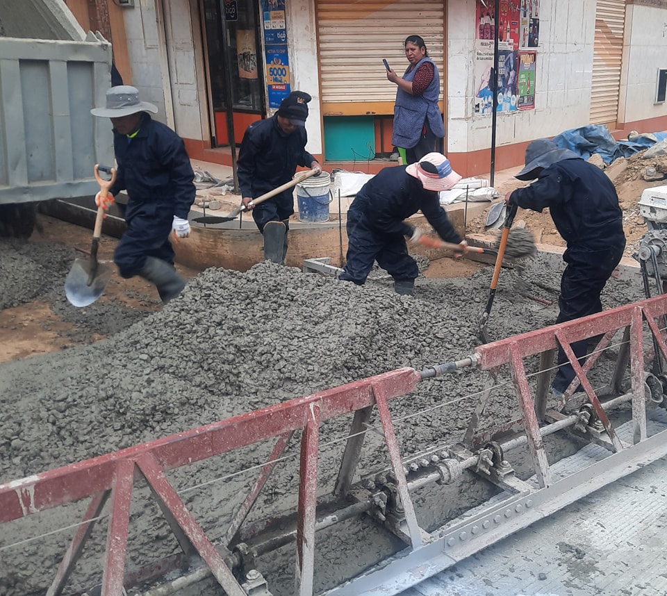 SE RETOMAN OBRAS DE PAVIMENTADO EN LA CALLE MORALES