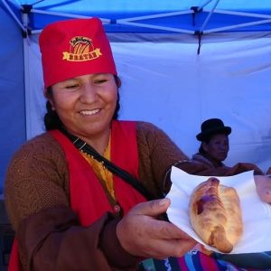 TERCER FESTIVAL DE LA SALTEÑA EN VIACHA REÚNE A PASTELERÍAS QUE LLEVAN GENERACIONES EN ESTE ARTE