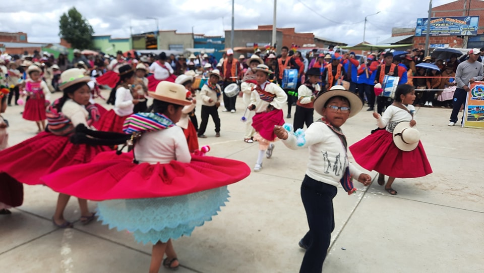 ESTUDIANTES RESALTAN EL FOLCLORE EN EL IX FESTIVAL DE DANZAS AUTÓCTONAS DEL MÓDULO EDUCATIVO LA FLORIDA